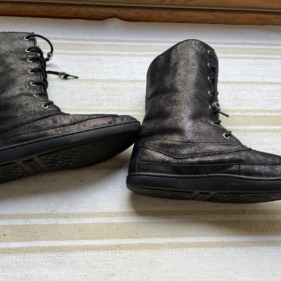 Used COACH lace up Meyer winter boot Black shearling lined size 7 - Picture 3 of 7